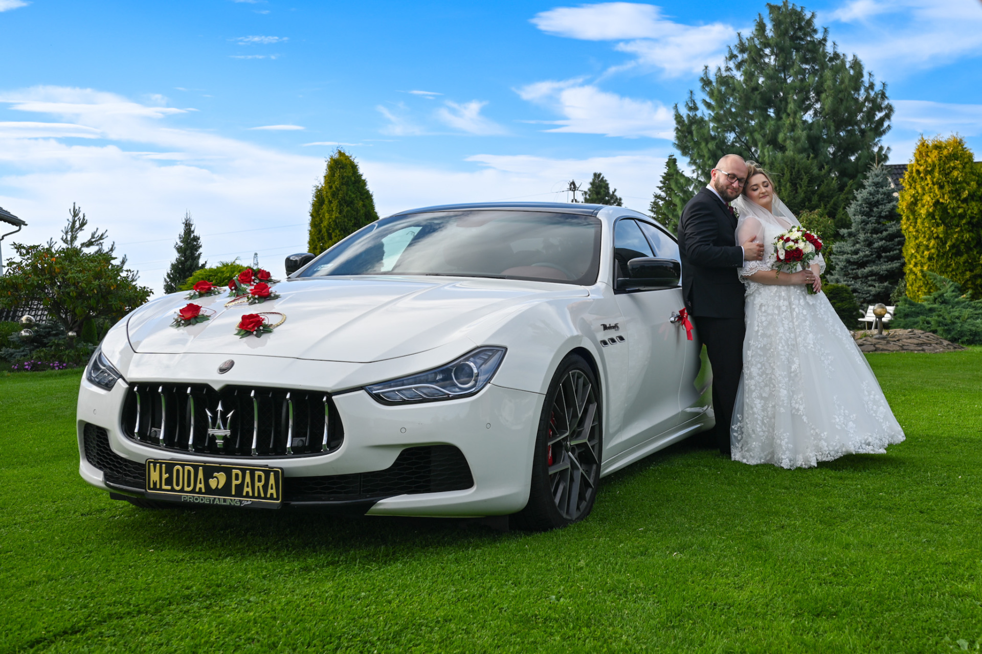 Białe Maserati SQ4 500KM i Garbus | Auto do ślubu Bytom, śląskie - cover 1