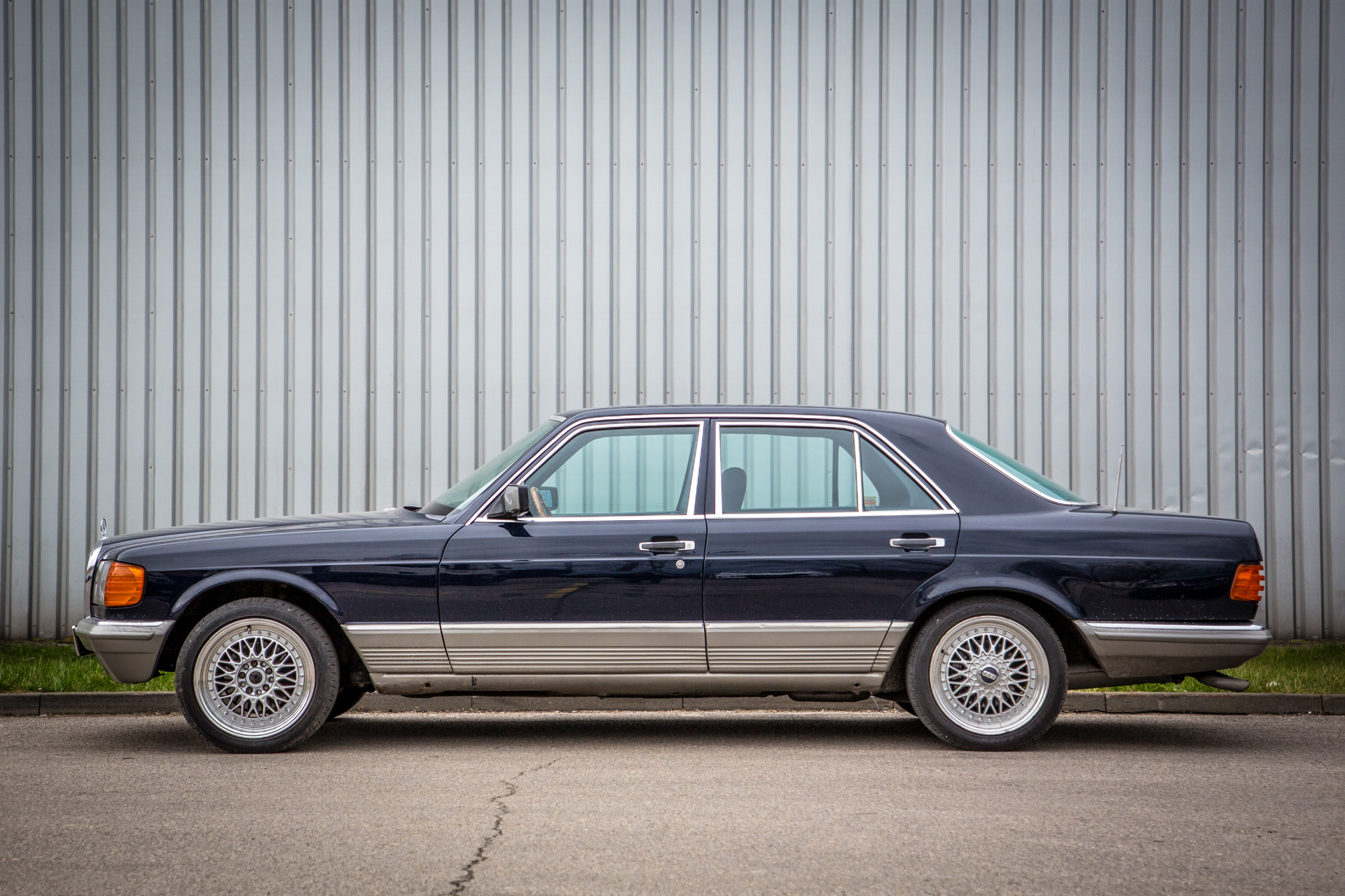 Mercedes klasy S w126 z 1985 roku | Auto do ślubu Warszawa, mazowieckie - cover