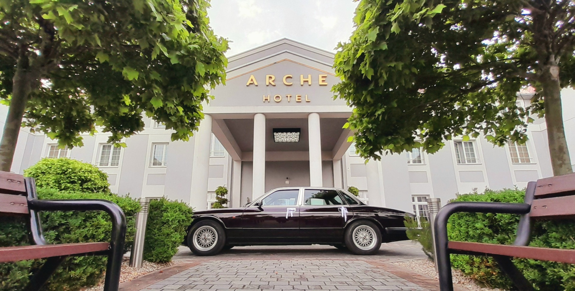 Jaguar Daimler limuzyna V12 | Auto do ślubu Pszczyna, śląskie - cover