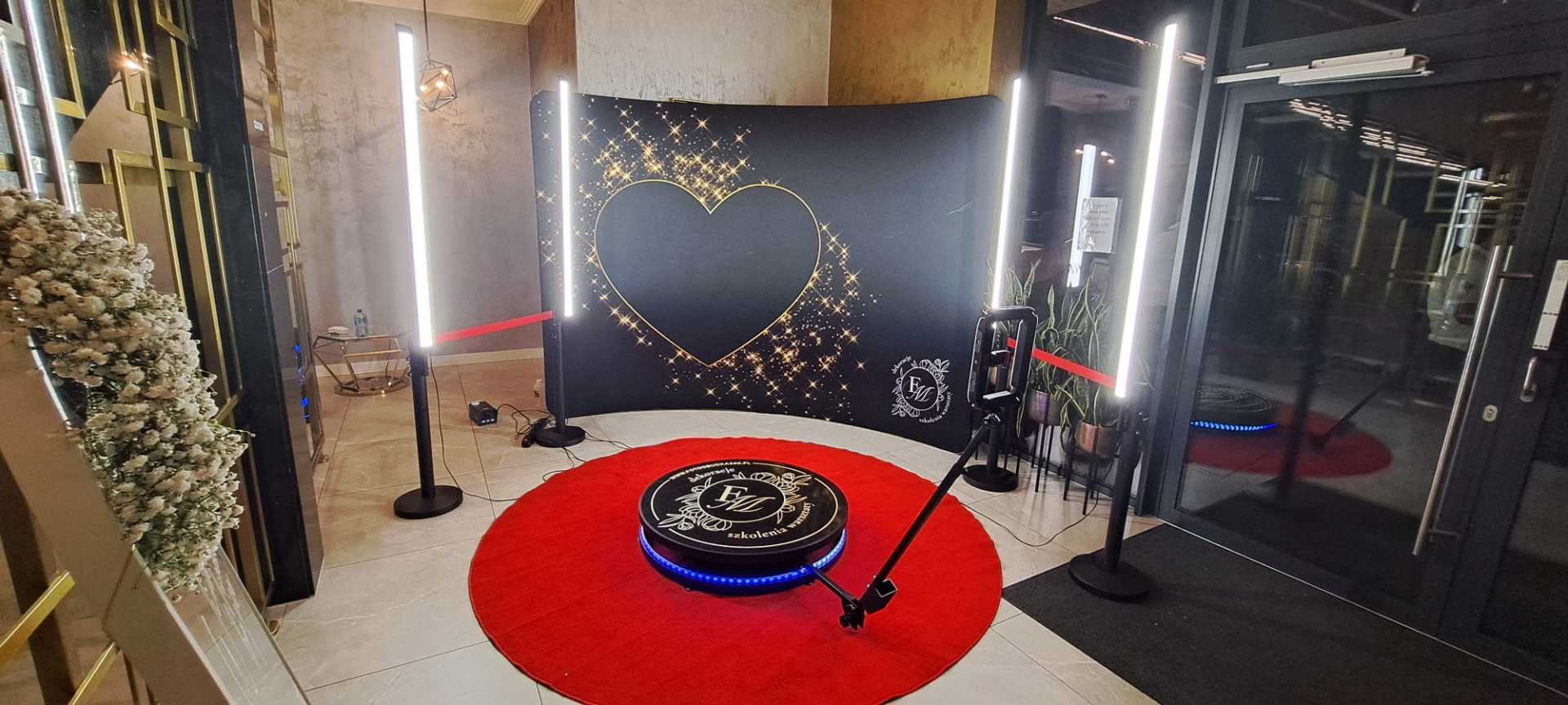 Elżbieta Majcher Fotobudka 360 | Fotobudka na wesele Nowy Sącz, małopolskie - cover