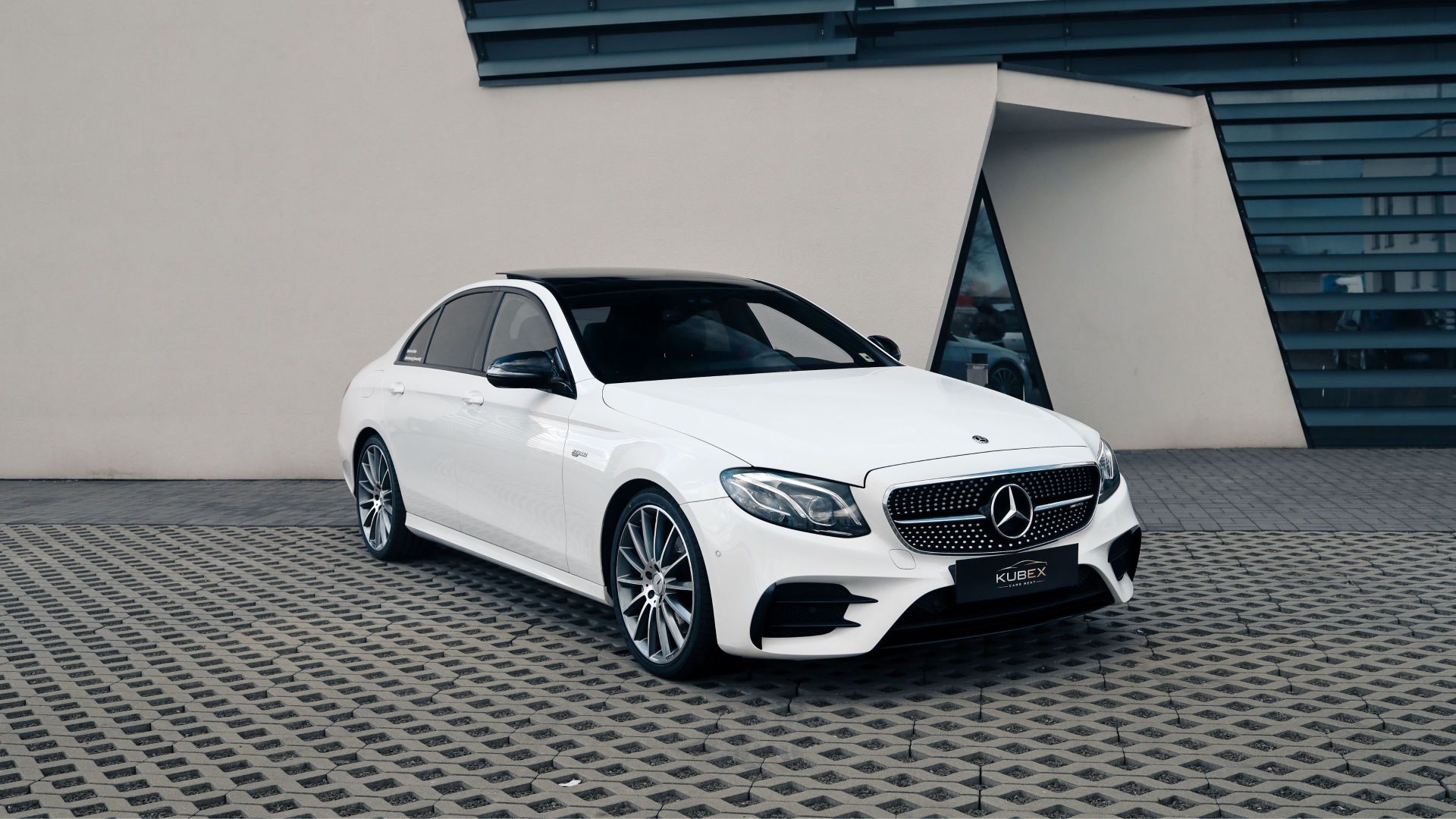 Mercedes E43 AMG | Auto do ślubu Jasienica Rosielna, podkarpackie - cover 1