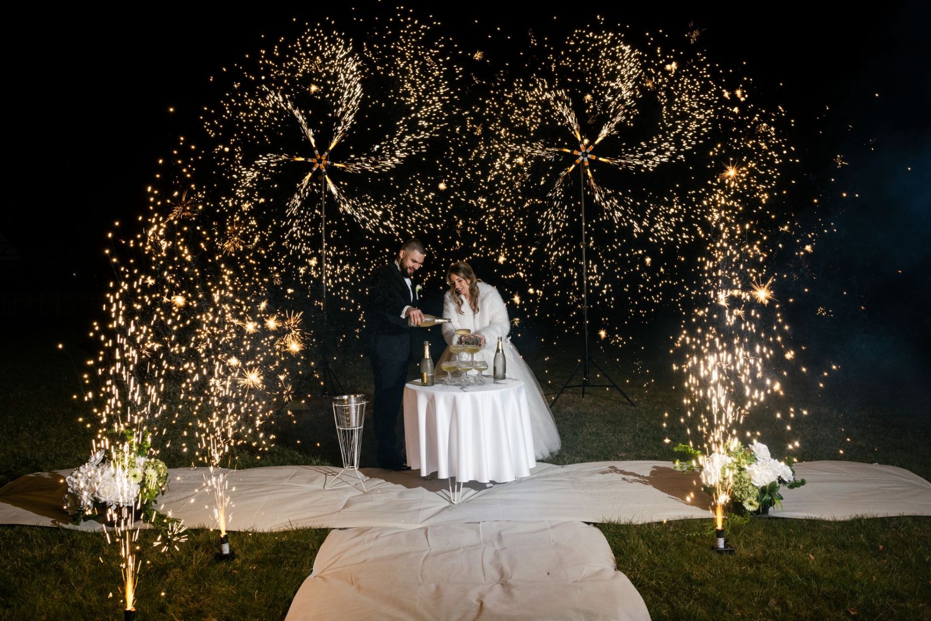 Efektbudka - Fotobudka, ciężki dym | Fotobudka na wesele Wrocław, dolnośląskie - cover