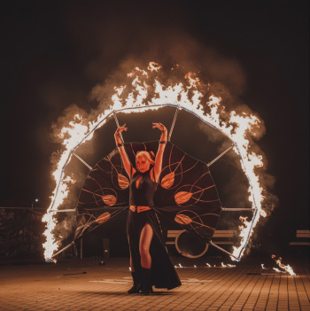 Fireshow - Anna Lares | Teatr ognia Katowice, śląskie