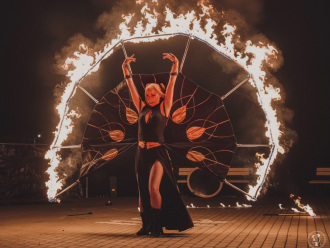 Fireshow - Anna Lares | Teatr ognia Katowice, śląskie