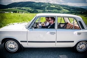 Fiat 125p - biały klasyk | Auto do ślubu Kraków, małopolskie
