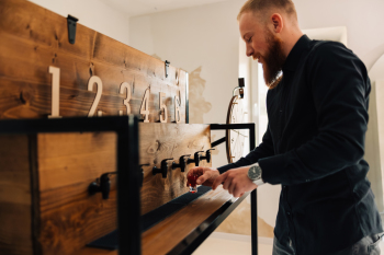 eNka - SELF-BAR z kołem fortuny | Barman na wesele Dzierżaniny, małopolskie