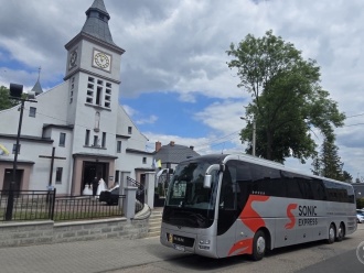 Autokar z kierowcą Sonic Express | Wynajem busów Tarnowskie Góry, śląskie