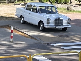 DWA MERCEDESY SKRZYDLAKI+FOTOBUDKA | Auto do ślubu Białystok, podlaskie