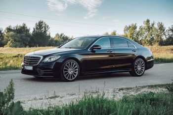 Czarny Mercedes S klasa | Auto do ślubu Płock, mazowieckie