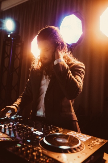 DJ Dominik Książek | DJ na wesele Warszawa, mazowieckie