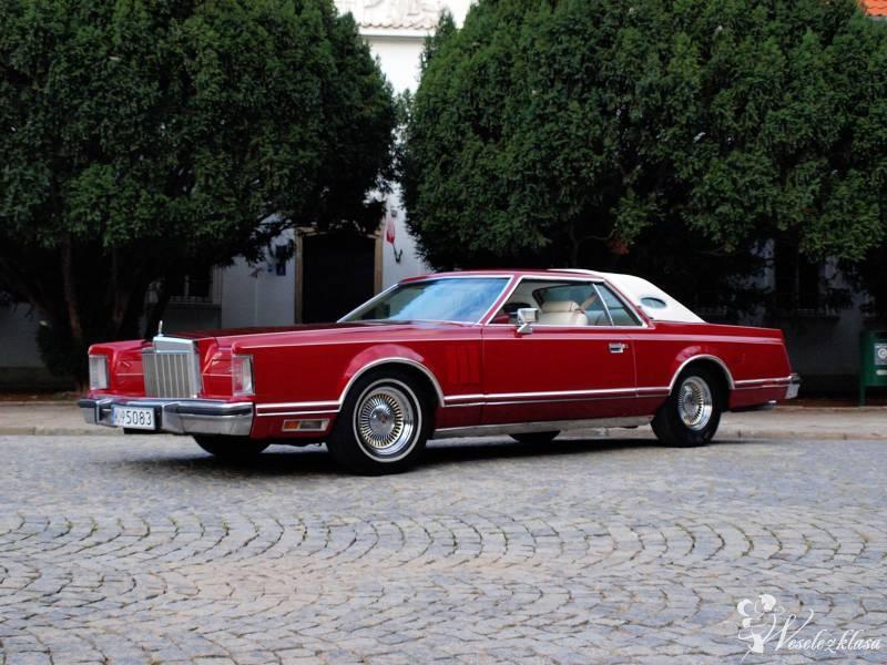Czerwony Lincoln Continental Mark V | Auto do ślubu Pruszków, mazowieckie - zdjęcie 1
