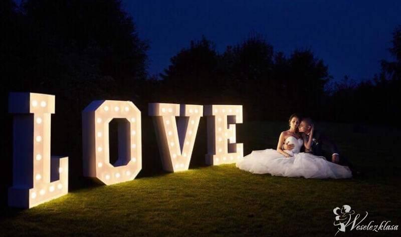 Żarówkowe Love napis led Love na wesele | Dekoracje światłem Śrem, wielkopolskie - zdjęcie 1