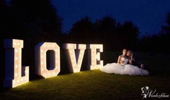 Żarówkowe Love napis led Love na wesele | Dekoracje światłem Śrem, wielkopolskie