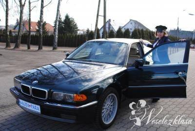 Zielone BMW serii 7 | Auto do ślubu Toruń, kujawsko-pomorskie - zdjęcie 1