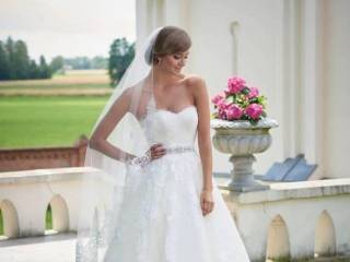 Laura suknie ślubne | Salon sukien ślubnych Bydgoszcz, kujawsko-pomorskie