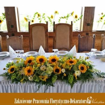 Zakwiecone florystyka ślubna i dekoracje.Napis MIŁOŚĆ i LOVE | Dekoracje ślubne Gdów, małopolskie