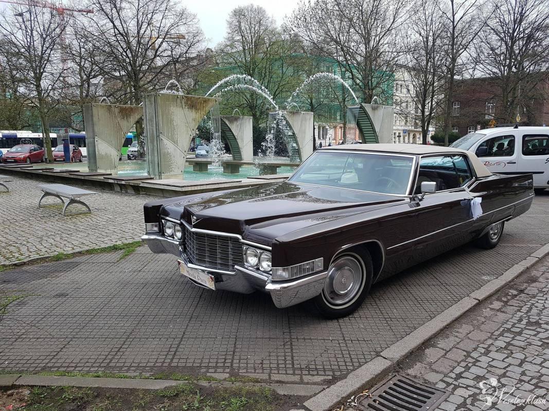 Klasykiem do ślubu - Cadillac Coupe De Ville z 1969r. | Auto do ślubu Szczecin, zachodniopomorskie - zdjęcie 1