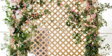 Ścianka kwiatowa - CHANEL *Biała* - Łuki z kwiatów - Ścianka z kwiatów | Dekoracje ślubne Katowice, śląskie - zdjęcie 3