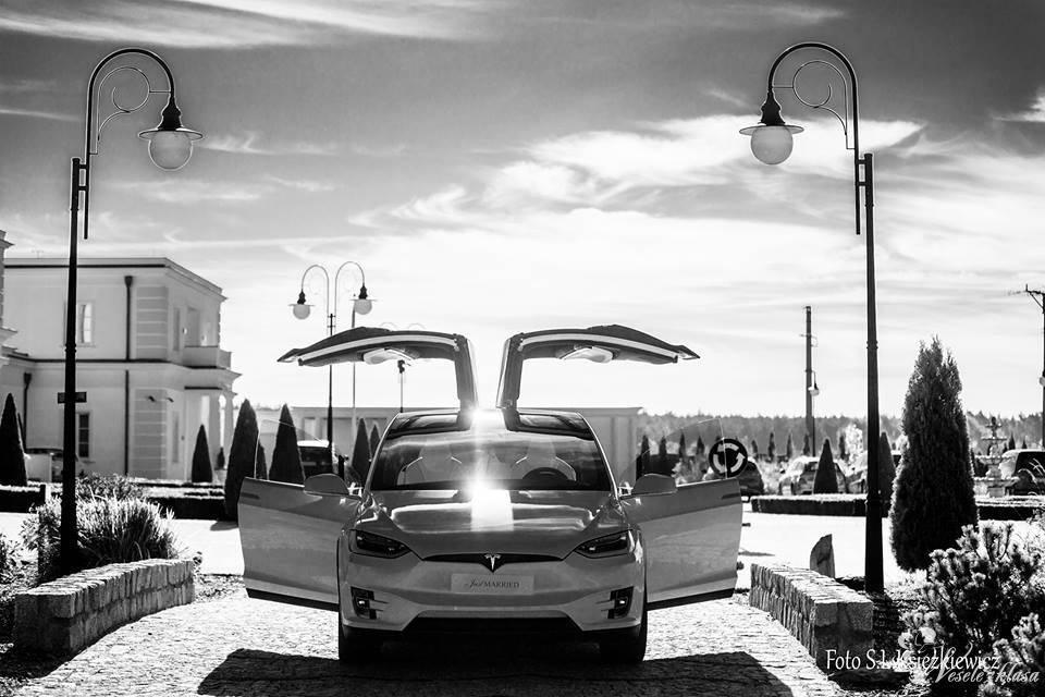 Tesla biala Model X do Slubu, Poznań - zdjęcie 1