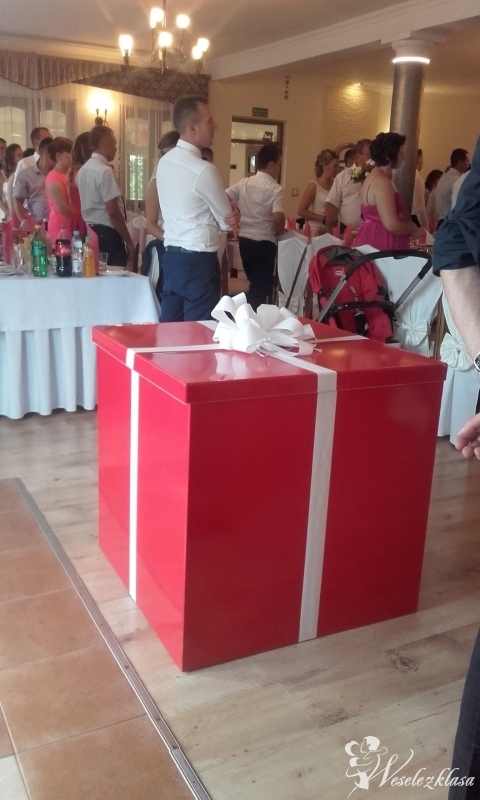 Piękne czerwone pudło z balonami z helem, Stalowa Wola - zdjęcie 1