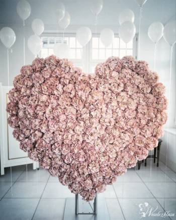 Piękne serce ❤️ Ścianka kwiatowa w kształcie serca, Dekoracje ślubne Piotrków Kujawski