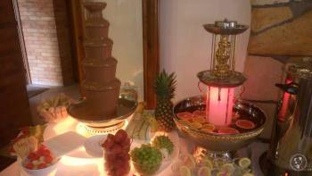 Fontanna czekoladowa, lody włoskie | Czekoladowa fontanna Chojnów, dolnośląskie