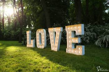Napis LOVE, wynajem liter, piękna dekoracja ślubna litery | Dekoracje światłem Olsztyn, warmińsko-mazurskie