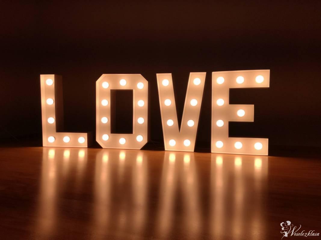 Świecący napis LOVE ExtraFota | Dekoracje światłem Okonek, wielkopolskie - zdjęcie 1