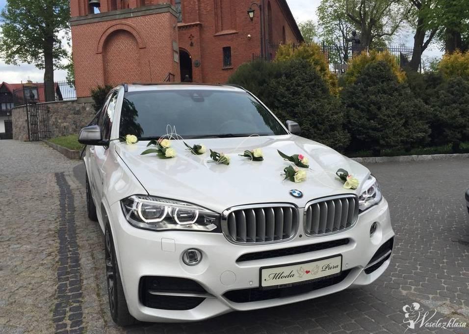 Samochody  Auto do ślubu BMW X5 M biały,Jeep Grand Cherokee złoty | Auto do ślubu Wrocław, dolnośląskie - zdjęcie 1