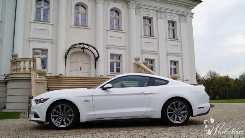 Biały Ford Mustang GT5 | Auto do ślubu Bieruń, śląskie - zdjęcie 1