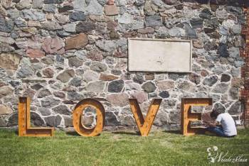 Świetlny drewniany napis love – wynajem, Napis Love Sieraków