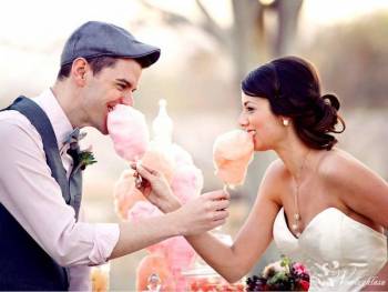 Wata cukrowa z pięknego różowego wózeczka na wesele lub poprawiny, Unikatowe atrakcje Hrubieszów