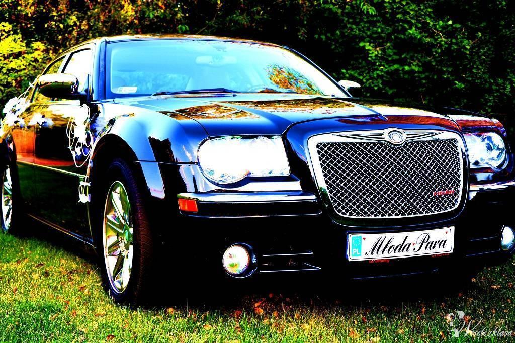 SZCZĘŚLIWA Limuzyna do ślubu Chrysler 300c 5,7 HEMI czarna perła. | Auto do ślubu Łódź, łódzkie - zdjęcie 1