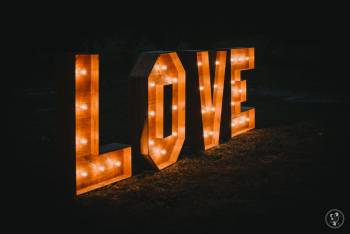 Drewniany napis LOVE | Dekoracje światłem Supraśl, podlaskie