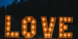Drewniany napis LOVE, Supraśl - zdjęcie 4