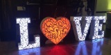 DJ&wodzirej, LOVE, ciężki dym, fontanny iskier, dekoracja światłem | Fotobudka na wesele Lipno, kujawsko-pomorskie - zdjęcie 3