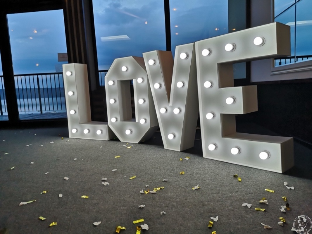 Podświetlany napis Love | Dekoracje światłem Tarnów, małopolskie - zdjęcie 1