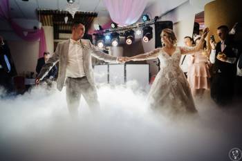 Zjawiskowy taniec w chmurach,  ciężki dym + LED + fontanny iskier!, Ciężki dym Drawno