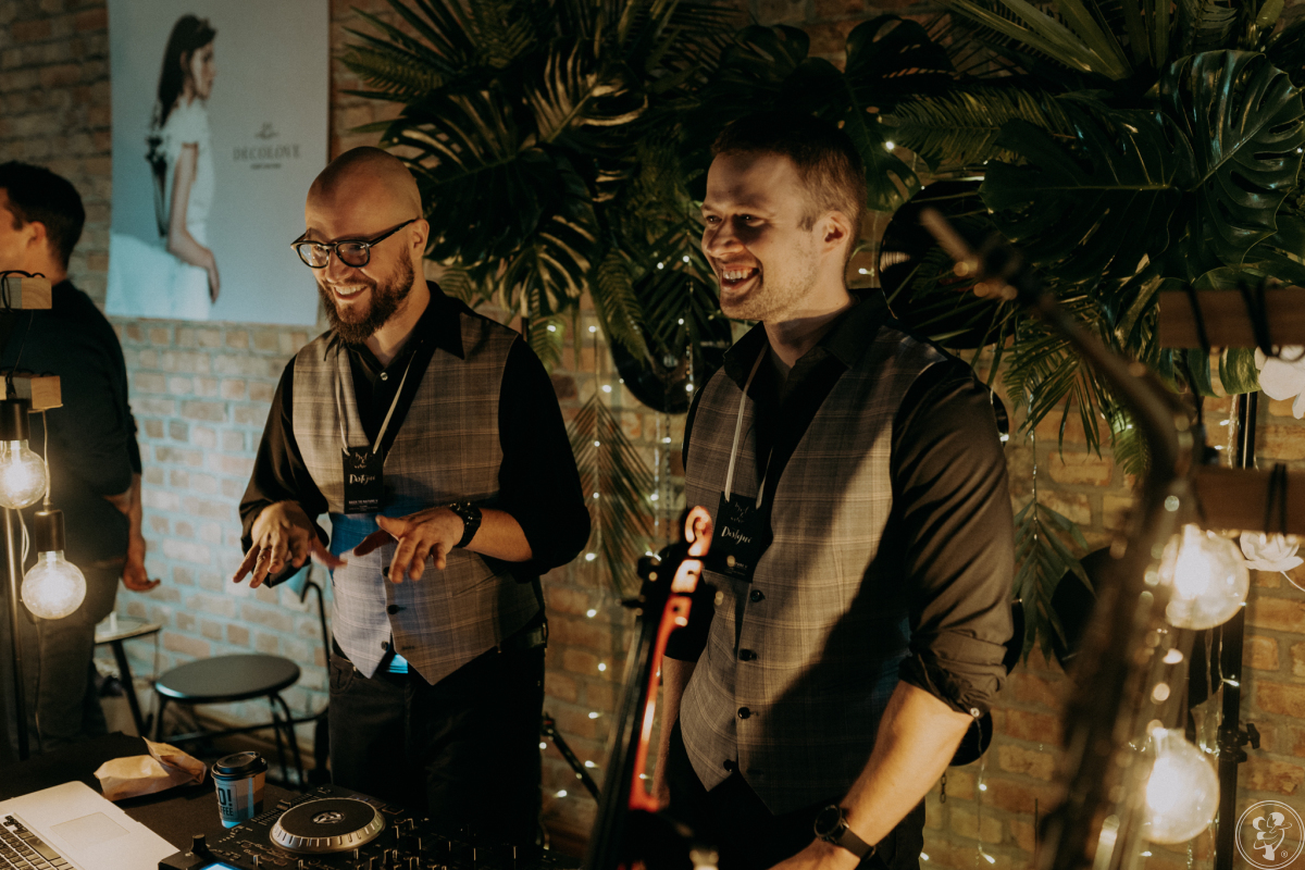 DOSTOJNI - DJ + Live Act (saksofon, trąbka, skrzypce na żywo), Poznań - zdjęcie 1