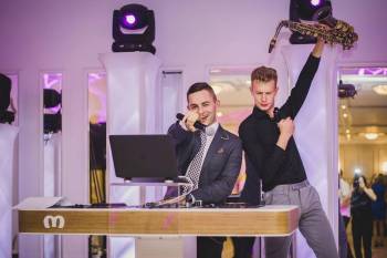 Mad Music Agency - Dj / Konferansjer + Saksofon + Skrzypce, DJ na wesele Olszyna