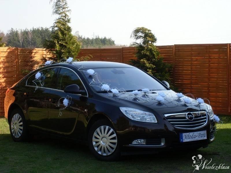 Czarny Opel Insignia przystrojony | Auto do ślubu Białystok, podlaskie - zdjęcie 1