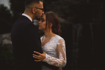 Film ślubny pełen emocji i pięknych kadrów  - Uroczyscie ⭐, Kamerzysta na wesele Żywiec