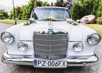 Na wynajem piękny Mercedes Skrzydlak klasyk zabytkowe auto do ślubu