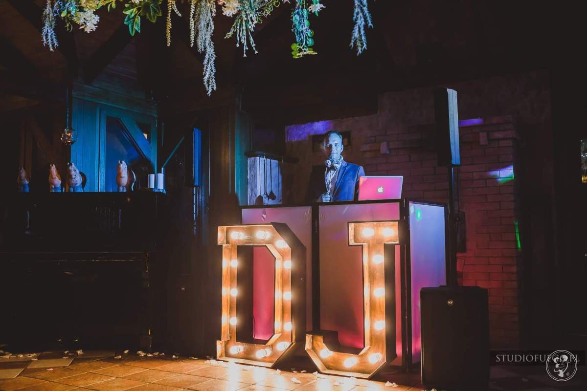 DJ/Wodzirej Mateusz Profesjonalna Obsluga Wesel -Konferansjer, Szamotuly - zdjęcie 1