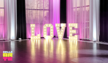 Bella Arte Event | Dekoracja światłem - Napis Love - Fontanny iskier