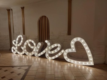 FOTOBUDKA LED / NAPIS LOVE