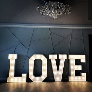 Sercowe love - Napis Love i Miłość/Ścianki Weselne/Podświetlane Cyfry