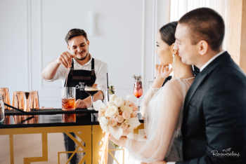 Cocktail Factory .: Bar mobilny na imprezy okolicznościowe:., Barman na wesele Pionki