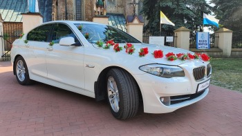 Biała Limuzyna BMW 520 f10 kremowy środek + BUS | Auto do ślubu Łódź, łódzkie