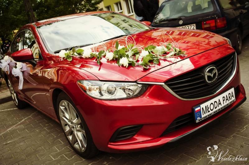Sportowa czerwona Mazda6 do ślubu | Auto do ślubu Poznań, wielkopolskie - zdjęcie 1